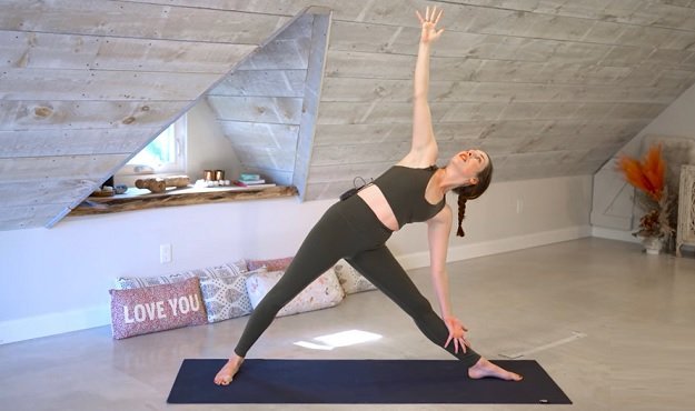 Meditation + yoga flow class video