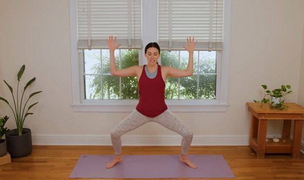30-minute lower body yoga class video