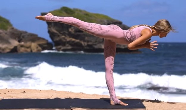 20-minute body energy detox yoga video class
