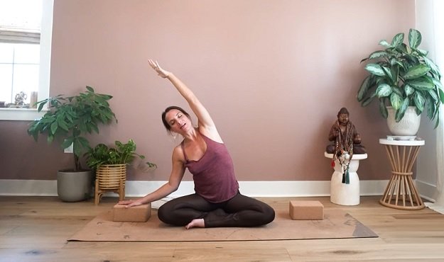 Gentle evening yoga class for hope