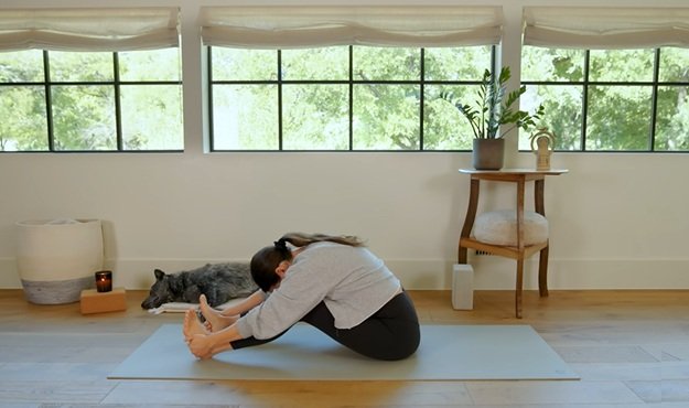25-minute yoga practice for stress